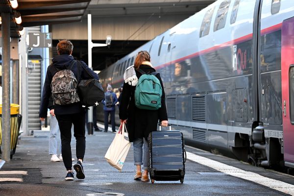 De plus en plus de trains sont complets entre la Bretagne et Paris et même en semaine.