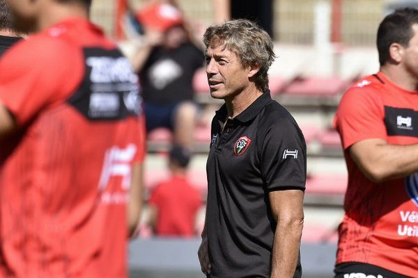 RC Toulon's head coach and manager Diego Dominguez takes part in a training session before the French Top 14 rugby union match between Toulouse and Toulon on September 11, 2016 at the Ernest Wallon Stadium in Toulouse , southern France. 