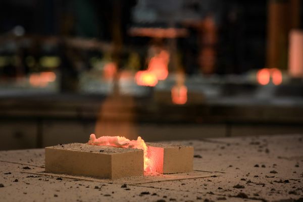 Un grave accident a eu lieu sur le site de la verrerie du Pochet du Courval à Hodeng-le-Bosc en Seine-Maritime, mercredi 4 septembre 2024. Un ouvrier est décédé.