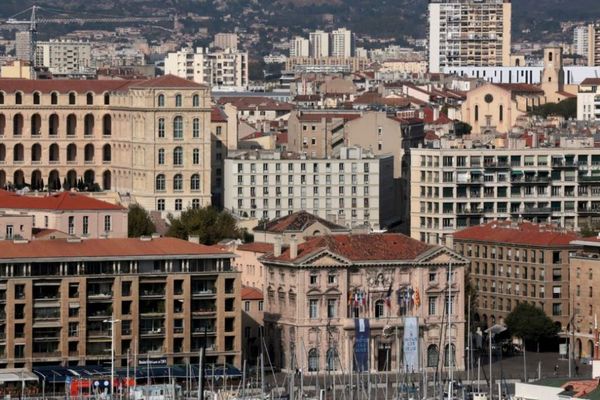 La mairie centrale de la ville de Marseille sur le Vieux-Port