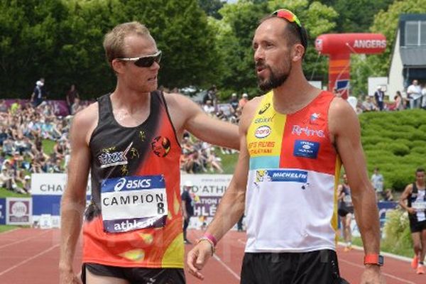 Kévin Campion (à gauche) avec le médaillé d'or sur le 50 km marche Yohann Diniz, ici aux Championnats de France ELITE d'Athlétisme.