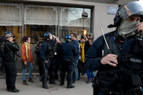 Le 30 mars 2019, les forces de l'ordre avaient procédé à des interpellations à l'intérieur du restaurant Le Bœuf Blanc à Dijon.