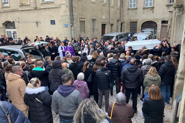 Obsèques de Nicolas tué par balle : l'émotion est vive à Romans-sur-Isère