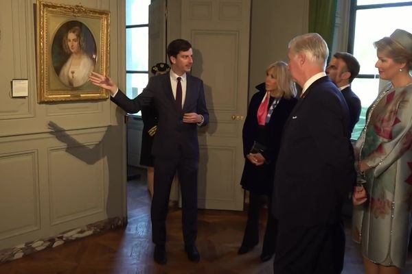 L'exposition sur Louise d'Orléans, première reine des Belges, découverte en avant-première par le roi Philippe de Belgique et la reine Mathilde ainsi qu'Emmanuel Macron, ce mercredi 16 octobre 2024.