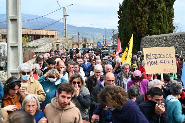 Prades (Pyrénées-Orientales) - une partie des manifestants contre la réforme des retraites a été gazée par les gendarmes - 23 mars 2023.