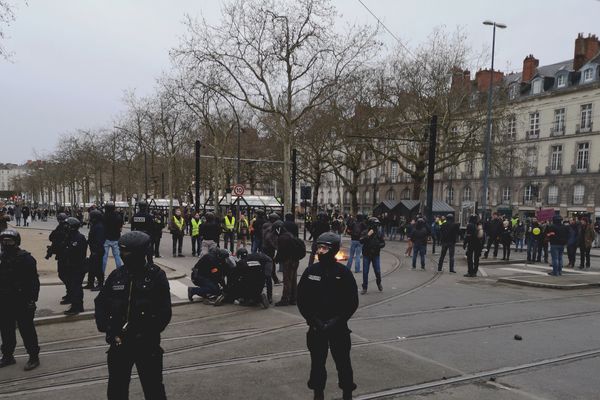 Les forces de l'ordre à Nantes lors de la manif des Gilets jaunes le 9 février 2019