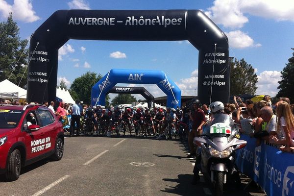 1ère étape du Tour de l'Ain 2016 - Sur la ligne de départ ... 