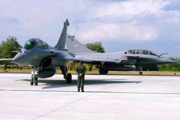 Un avion de chasse à la base aérienne 113.