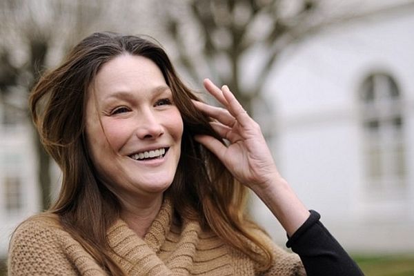 Carla Bruni a été désignée présidente de la vente des vins à Beaune