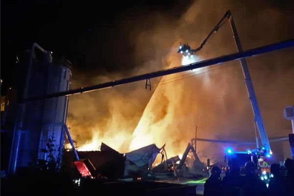 6 juin 2020 – Incendie à la menuiserie Manubois des Grandes-Ventes (Seine-Maritime)