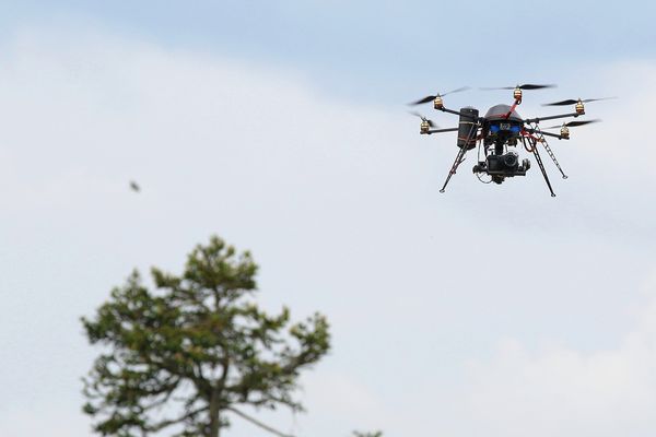 Un drone équipé d'une caméra (illustration).