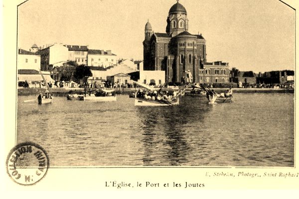 Inscrite à la Fédération Française de Joutes Nautiques Provençales, la Société des joutes de Saint-Raphaël maintient le flambeau la tradition.