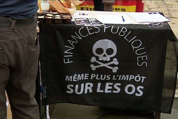 Les syndicats des Finances Publiques multiplient les actions pour s'opposer aux fermetures de trésorerie en zone rurale.