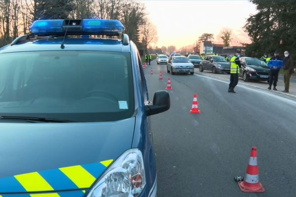 Des contrôles menés par la gendarmerie, samedi soir à Barbizon (Seine-et-Marne).