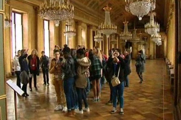 Compiègne : les collégiens étrangers rencontrent les collégiens d'André Malraux, visite au château.  