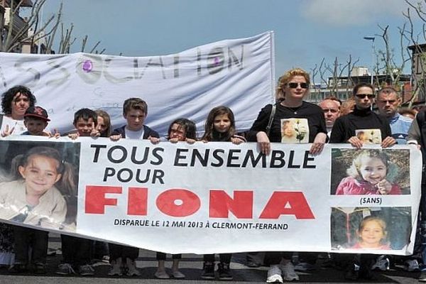 Clermont-Ferrand (Puy-de-Dôme) - marche blanche, un an après la disparition de Fiona - 11 mai 2014.