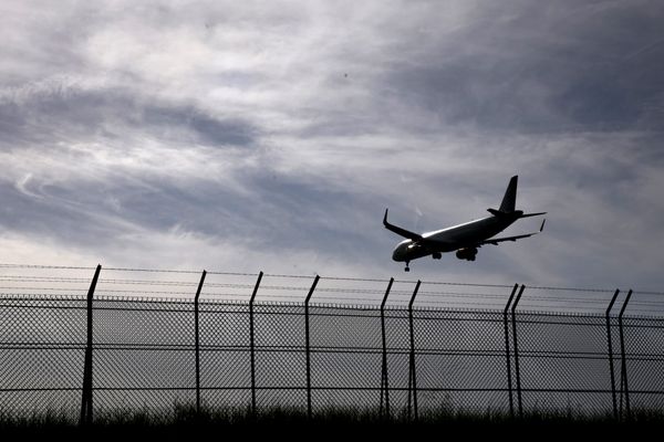 Une Havraise de 30 ans a été interpellée le 4 novembre 2024 à l'aéroport d'Orly après avoir convoyé de la cocaïne depuis la Guyane