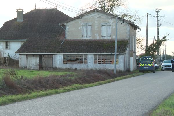 La maison de Birac-sur-Trec en Lot-et-Garonne où le corps de Vanessa, collégienne de 14 ans enlevée à Tonneins, a été découvert sur les indications du suspect