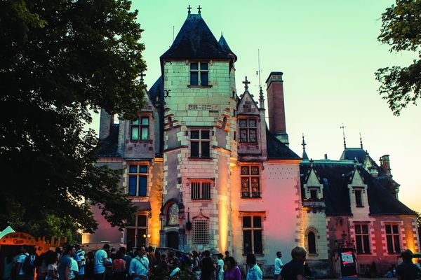 Le château de Candé à la tombée du jour pendant le festival Terres du Son 2016