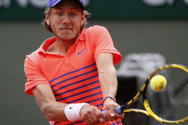 Le Nordiste Lucas Pouille s'incline 3/6 - 6/1 - 6/2 - 6/4 contre Gilles Simon au premier tour de Roland Garros. 