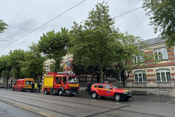 21 engins et 27 sapeurs-pompiers ont été mobilisés.