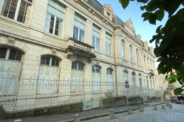 L'ancienne bibliothèque municipale de Limoges où des appartements auraient hébergé des activités de prostitution