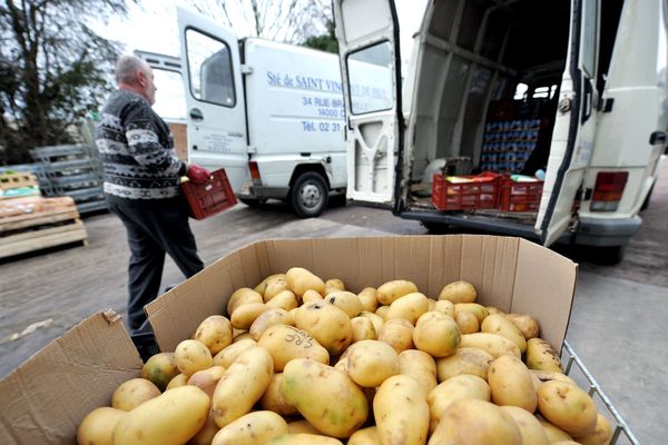 Le camion volé servait à la collecte des denrées auprès des grandes surfaces. Photo d'illustration.