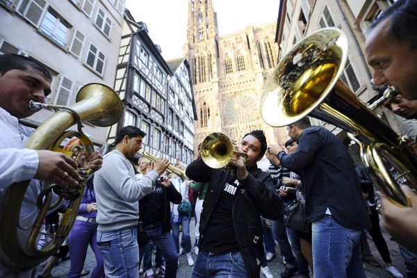 Des concerts seront organisés sur une dizaine de places dans la ville.