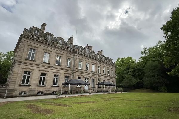 L'ancien hôtel avait été abandonné par l'armée en 2011