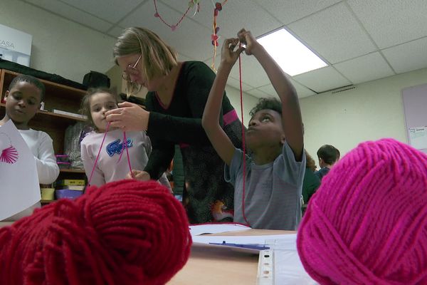 Le Fablab de l'école élémentaire Picardie à Abbeville a été lancé en 2022.