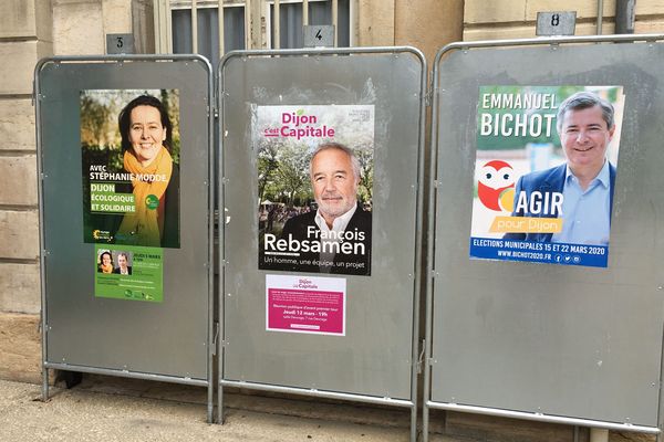 A Dijon, les panneaux électoraux sont prêts pour un éventuel deuxième tour 