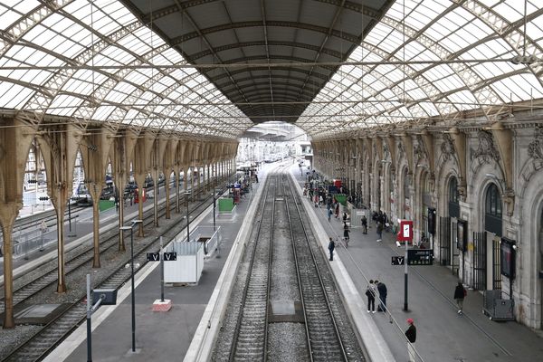 Les quatre organisations syndicales de SNCF ont déposé un préavis de grève national depuis le 2 avril. Par conséquent le trafic sera perturbé sur le réseau ferroviaire le 23 mai.