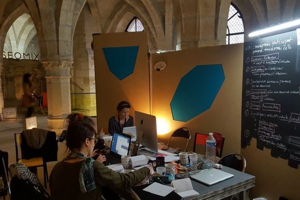 Museomix, c’est une rencontre de médiateurs, bricoleurs, designers, développeurs, graphistes, communicants, artistes, écrivains, scientifiques…