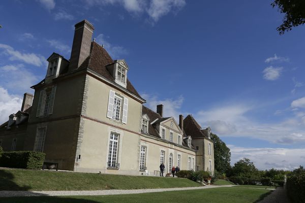 Le château du Fey est situé à Villecien, dans l’Yonne. 