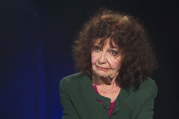 Eva Thomas dénonce "un immense gâchis", "du blabla et pas d'actes" alors que la  Commission indépendante sur l’inceste et les violences sexuelles faites aux enfants (Ciivise) est dans la tourmente