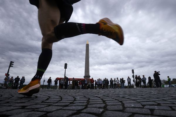 54 000 coureurs ont pris le départ du marathon de Paris ce dimanche.