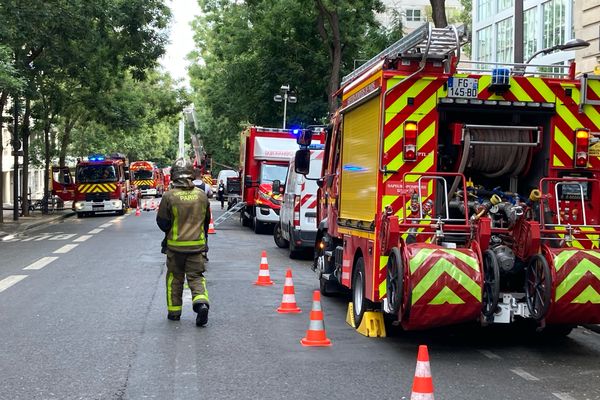 Un incendie s'est déclaré ce matin dans un immeuble rue de Tolbiac à Paris.