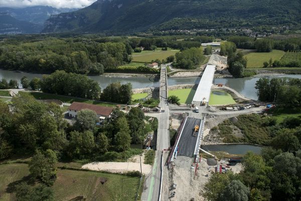 Vue aérienne du nouveau pont en chantier, photographié en septembre 2017. 