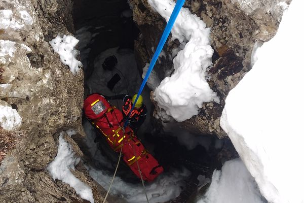 Un sauvetage au sommet de la dent de Crolles en 2015 