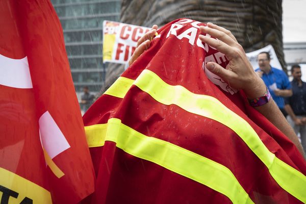 Des manifestants de la CGT, le 18 septembre 2018, à La Défense.