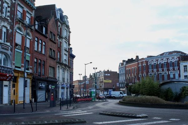 Les abords de la station de métro Gare Jean Lebas, près du quartier de l'Alma, à Roubaix 