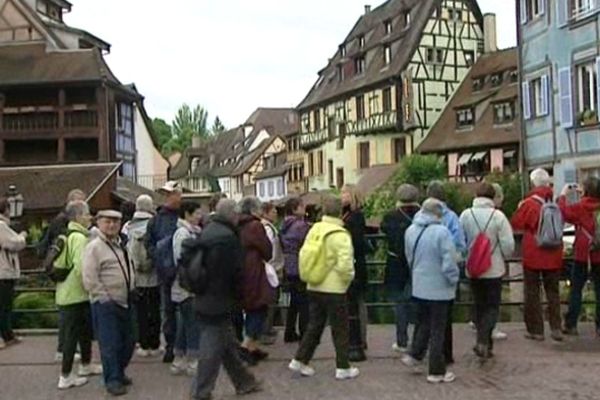 Des touristes à Colmar