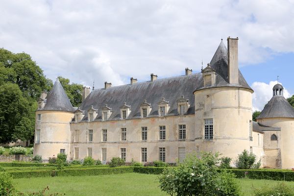 Le château de Bussy-Rabutin en Côte-d'Or fait partie des 18 monuments en péril que souhaite sauver Stéphane Bern