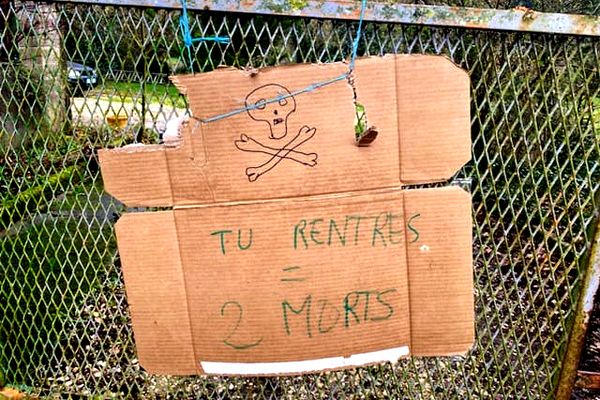 "Tu rentres = 2 morts" - Le message affiché par un habitant excédé après une série de cambriolages à la Chapelle-Saint-André.
