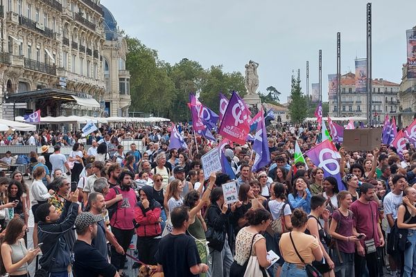 Montpellier - les manifestants contre le "coup de force de macron", place de la Comédie à 18h30 - 7 septembre 2024.