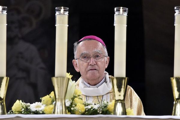 Mgr Pontier, archevêque de Marseille, durant une cérémonie