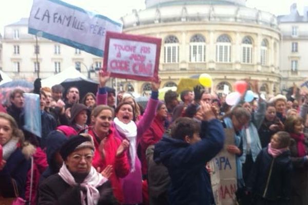 2500 personnes environ étaient présentes pour dénoncer le projet de mariage homosexuel