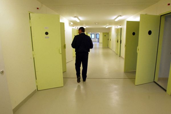 Une surveillante de la prison de Seysses qui comparaissait pour violence par personne dépositaire de l'autorité publique a été condamnée à quatre mois de prison avec sursis