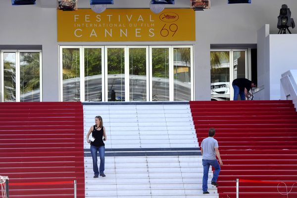 En plus du cinéma, Cannes veut aussi son festival international des séries, contre l'avis du ministère de la Culture.