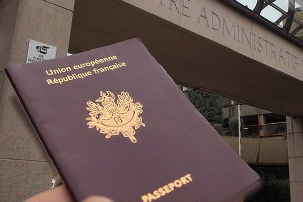 Six Français, hommes et femmes, dont le départ vers la Syrie apparaissait imminent, ont été privés de leurs passeports.